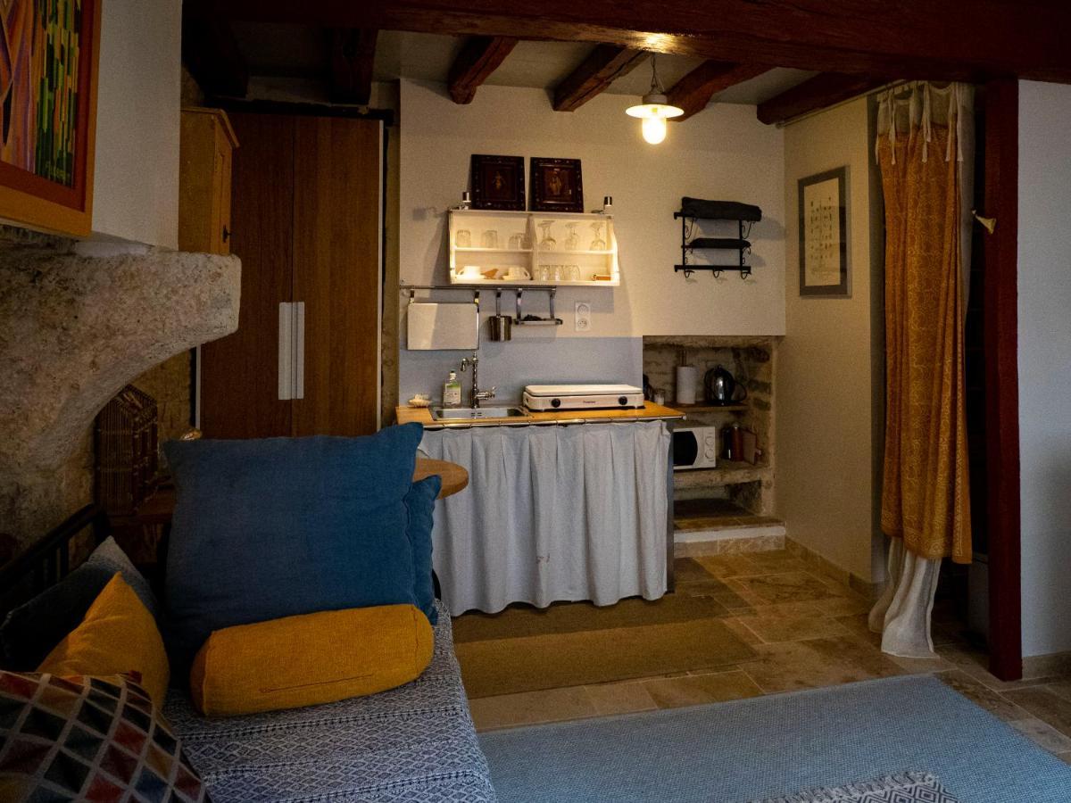 Vila Voyage… Noyers-sur-Serein Exteriér fotografie