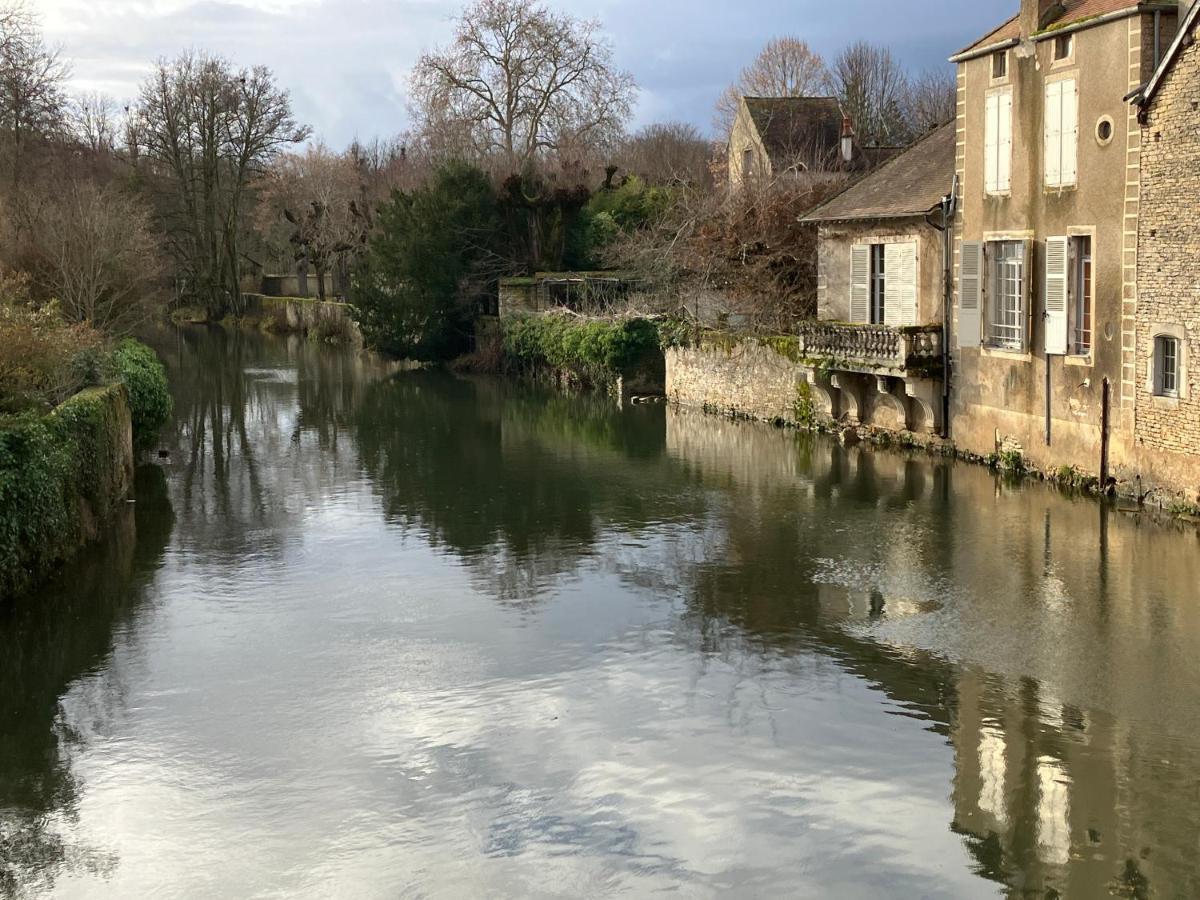 Vila Voyage… Noyers-sur-Serein Exteriér fotografie